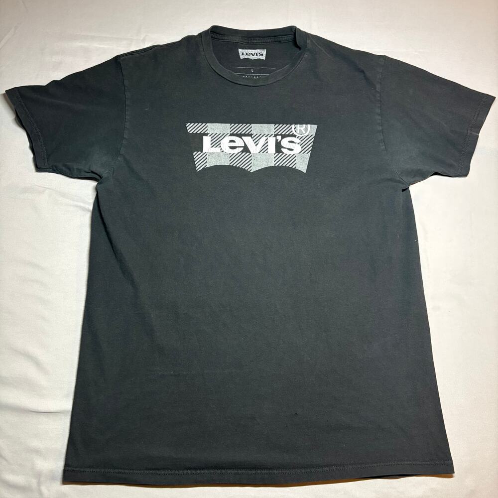 Black levis graphic t shirt